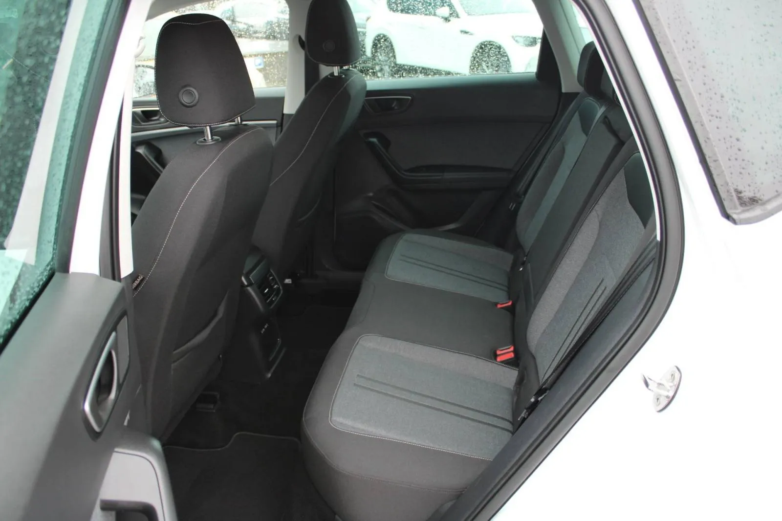 seat ateca 2.0 tdi dsg *led,navigacija* - slika 12