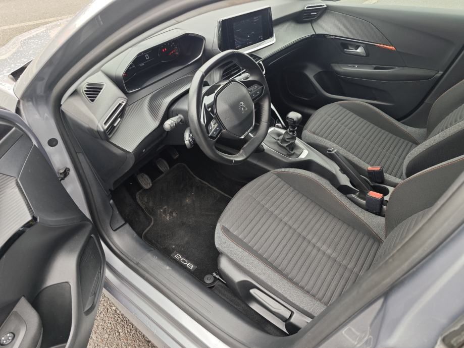 peugeot 208 1,5 blue hdi - slika 8