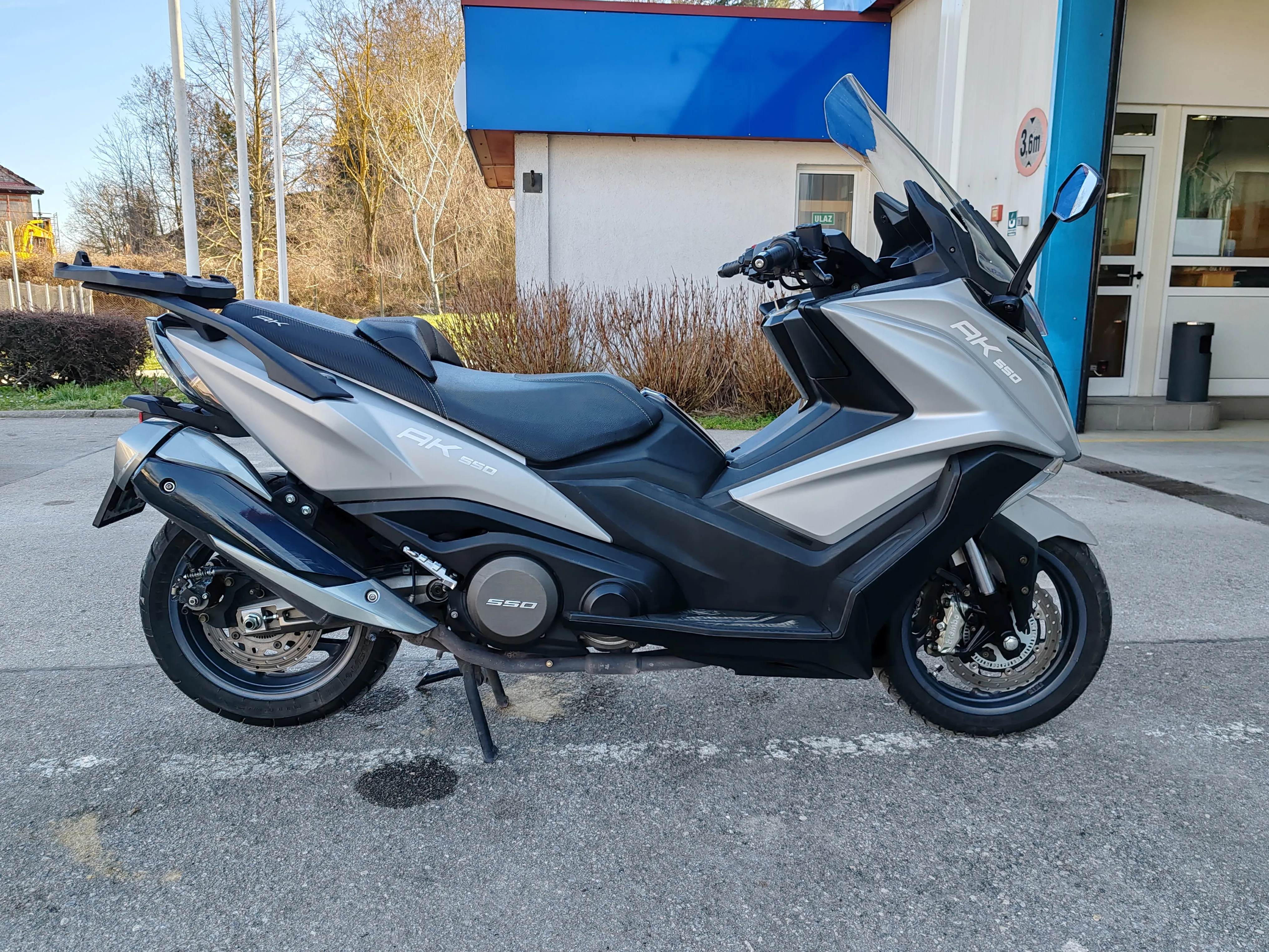 kymco ak550, 2017. god., srebrni mat metalik, odličan - slika 3