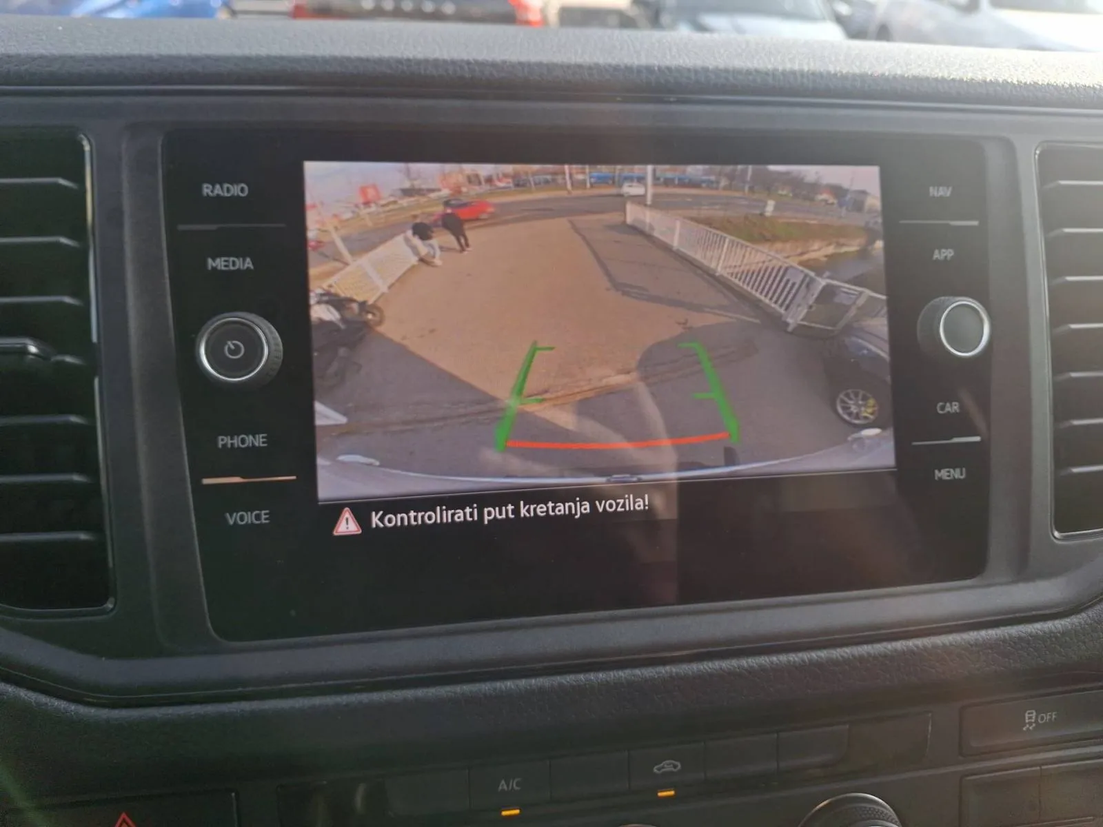 vw crafter 2.0 tdi l3h3 140ks, 2024 god. - slika 12