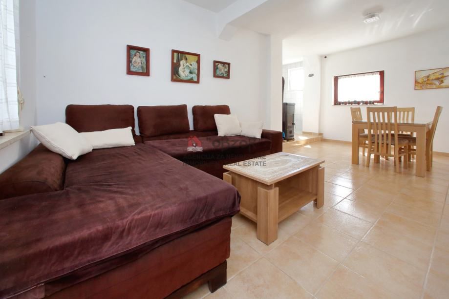 bibinje-apartmanska kuća- drugi red od mora - slika 4