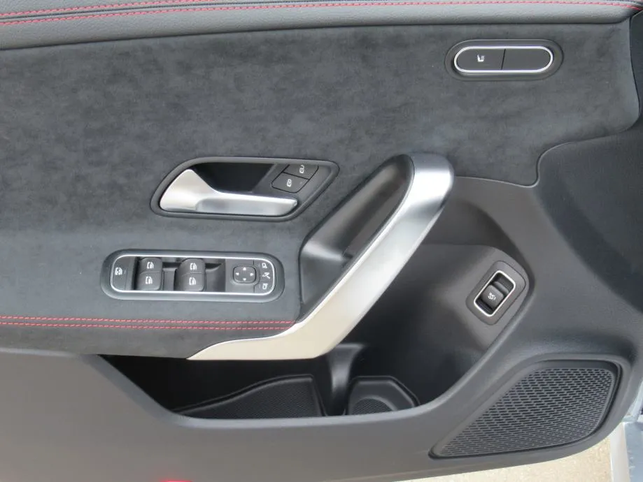 mercedes-benz cla 200 d amg/multibeam led/night paket/keyless-go - slika 15