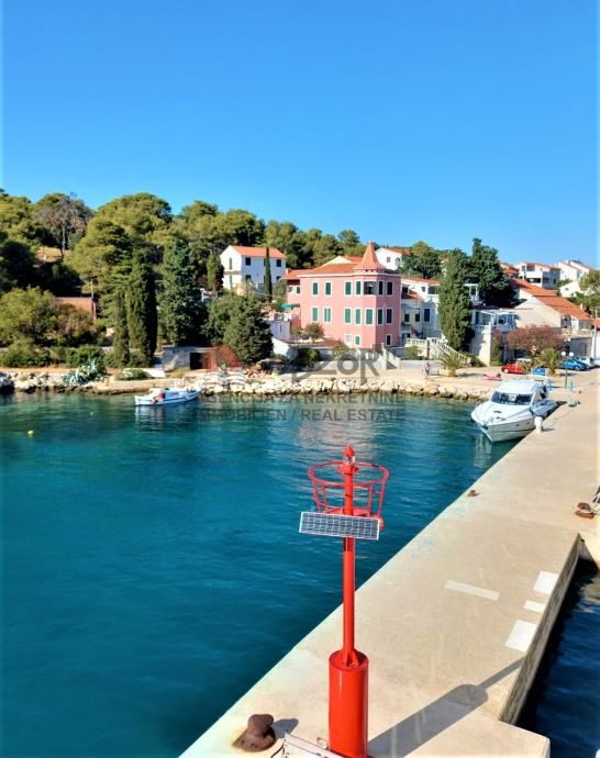 MOLAT-Građevinsko zemljište s dozvolom - Molat, Zadar