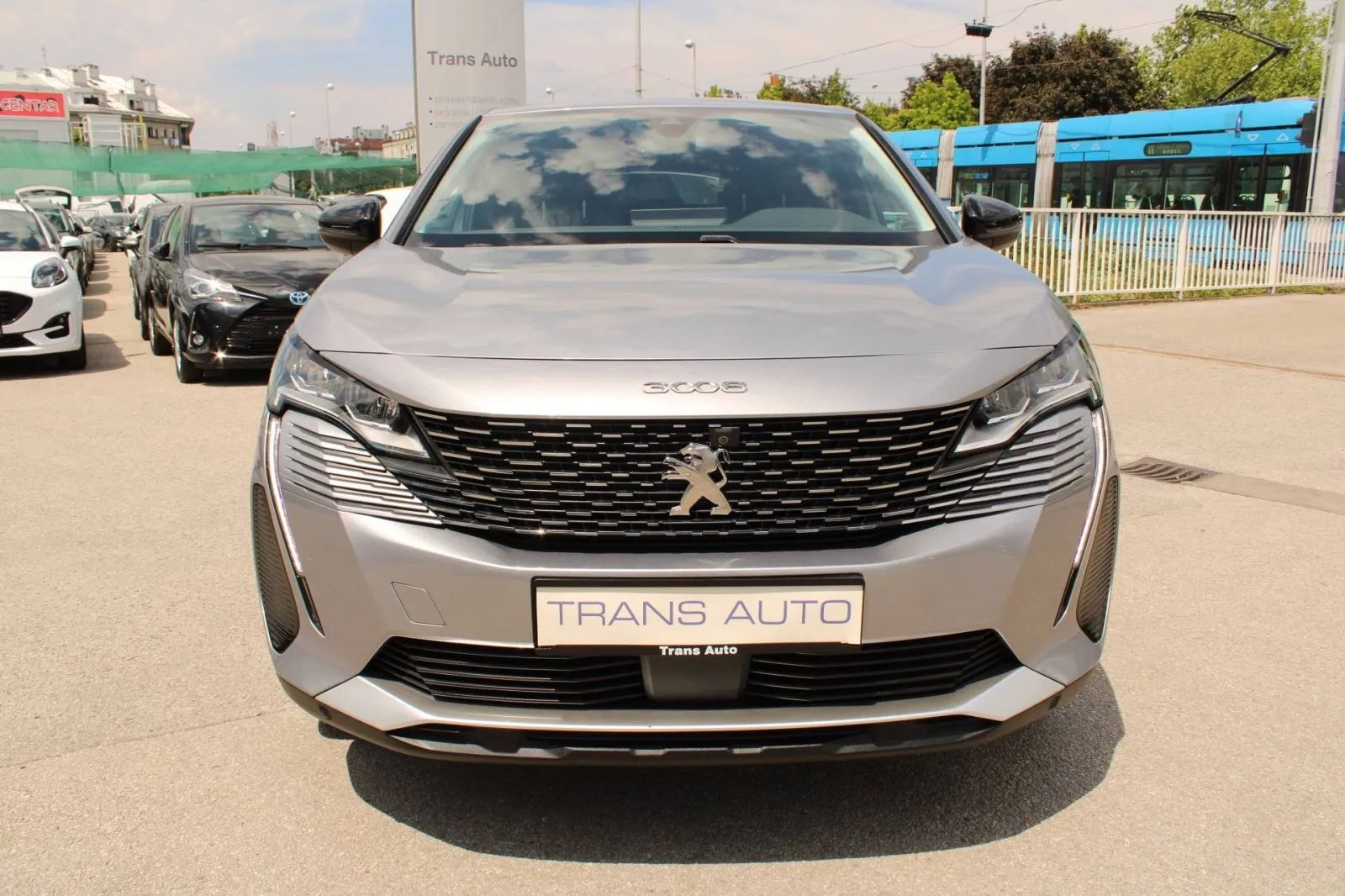 peugeot 3008 1.2 puretech allure *navigacija, led, kamera* - slika 2