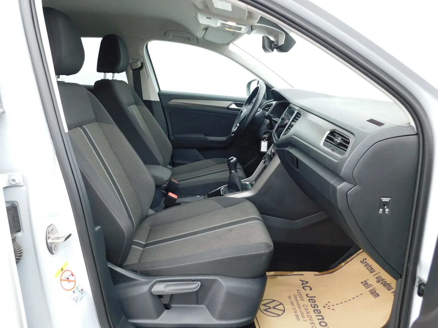 09119 volkswagen t-roc 1.0 tsi design - slika 12
