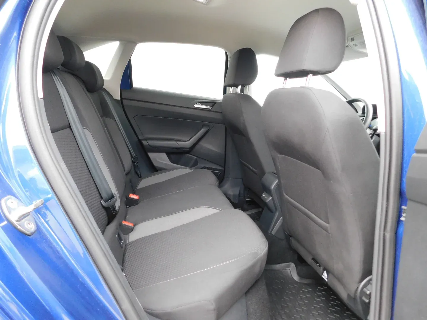 11529 volkswagen taigo 1.0 tsi life plus - slika 11