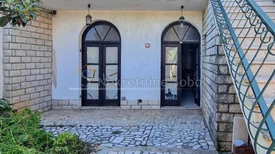 Mali Lošinj - Poslovni prostor, 56.81 m2 Prodaja