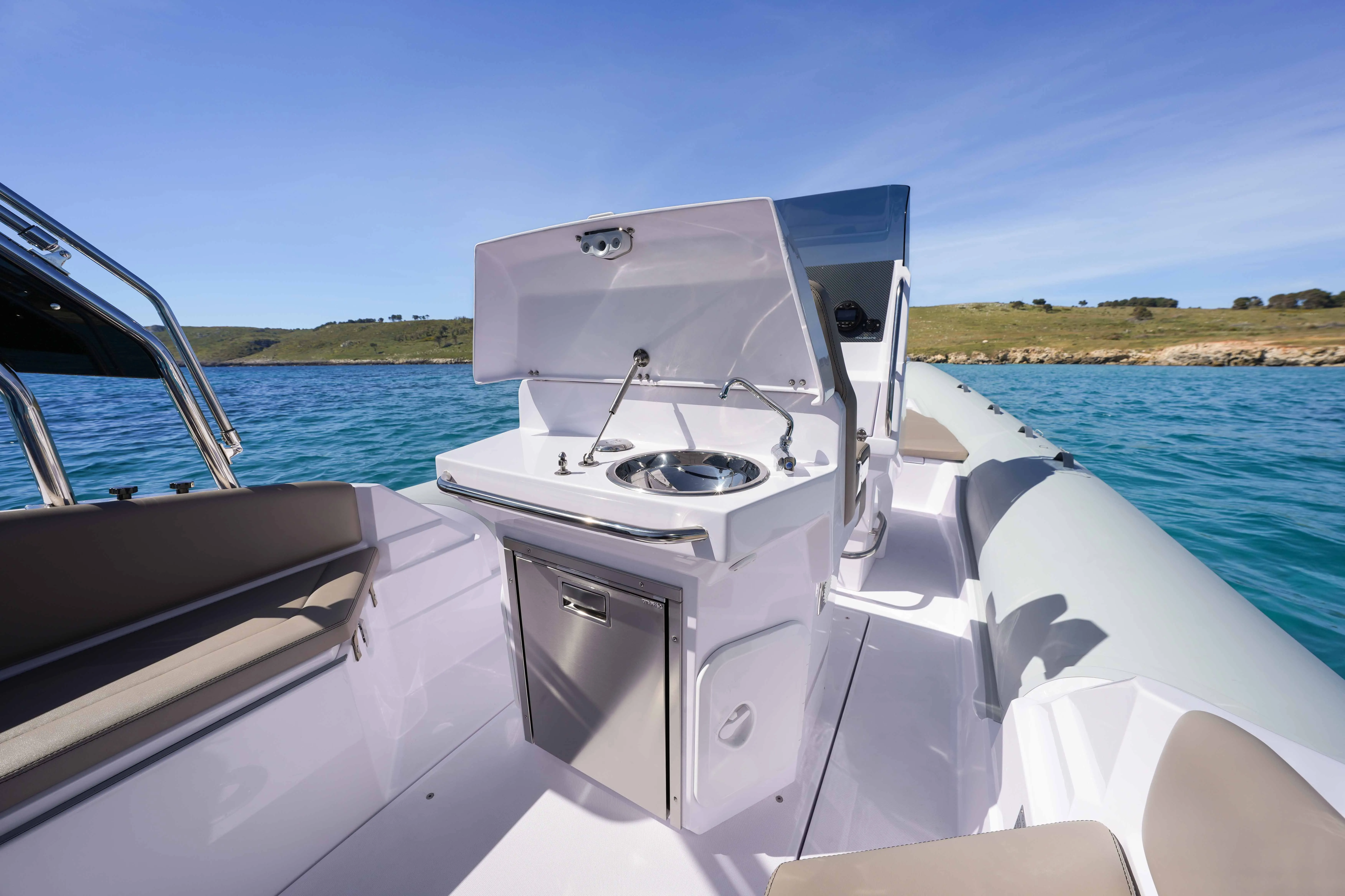 najam broda - italboats predator 700t - 250 ks (2025.) - slika 12