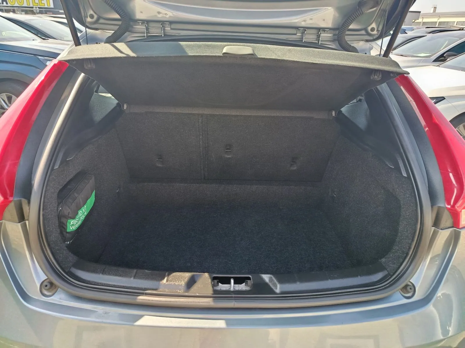 volvo v40,jamstvo. leasing - slika 8