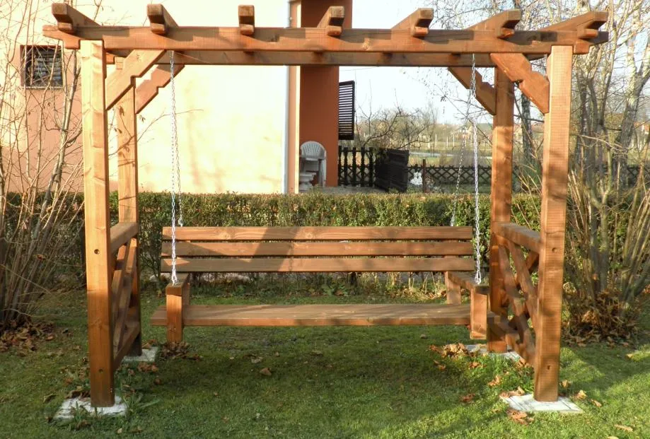 drvena ljuljačka s pergolom – čvrstoća, udobnost i prirodni ugođaj - slika 3