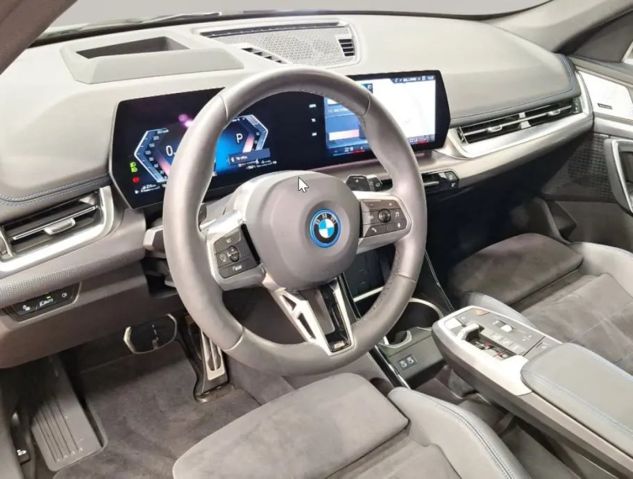 ima sve ! bmw x1 30e m 326 ks 4x4 benz-struja plug in hybrid - slika 3