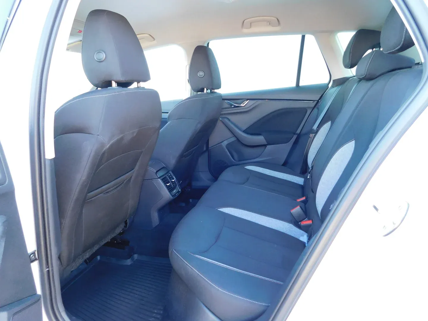 11528 škoda kamiq fl selection 1.0 tsi dsg - slika 11