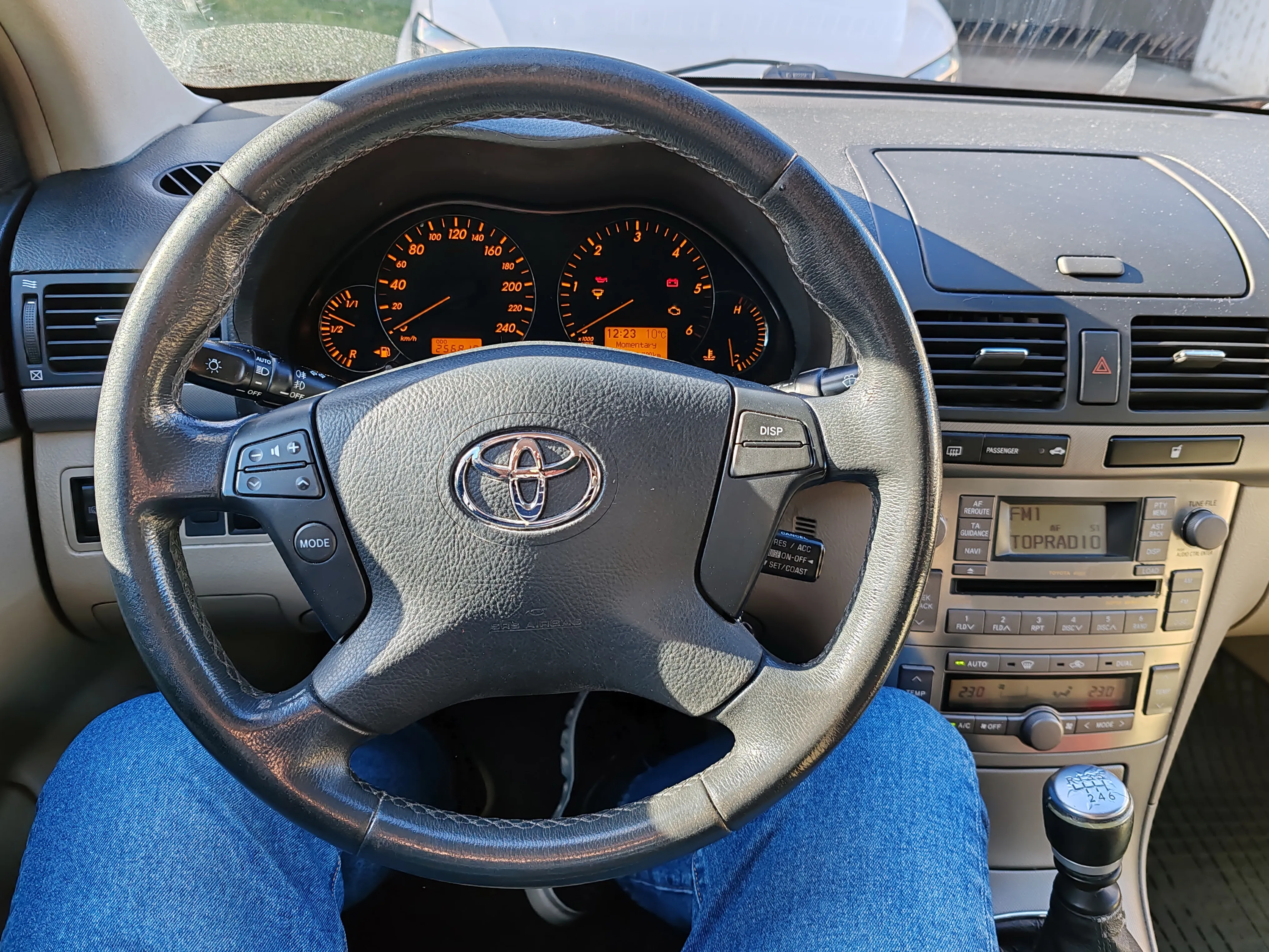 avensis 2.2 diesel sol+, 110kw, 2007. god. - slika 15