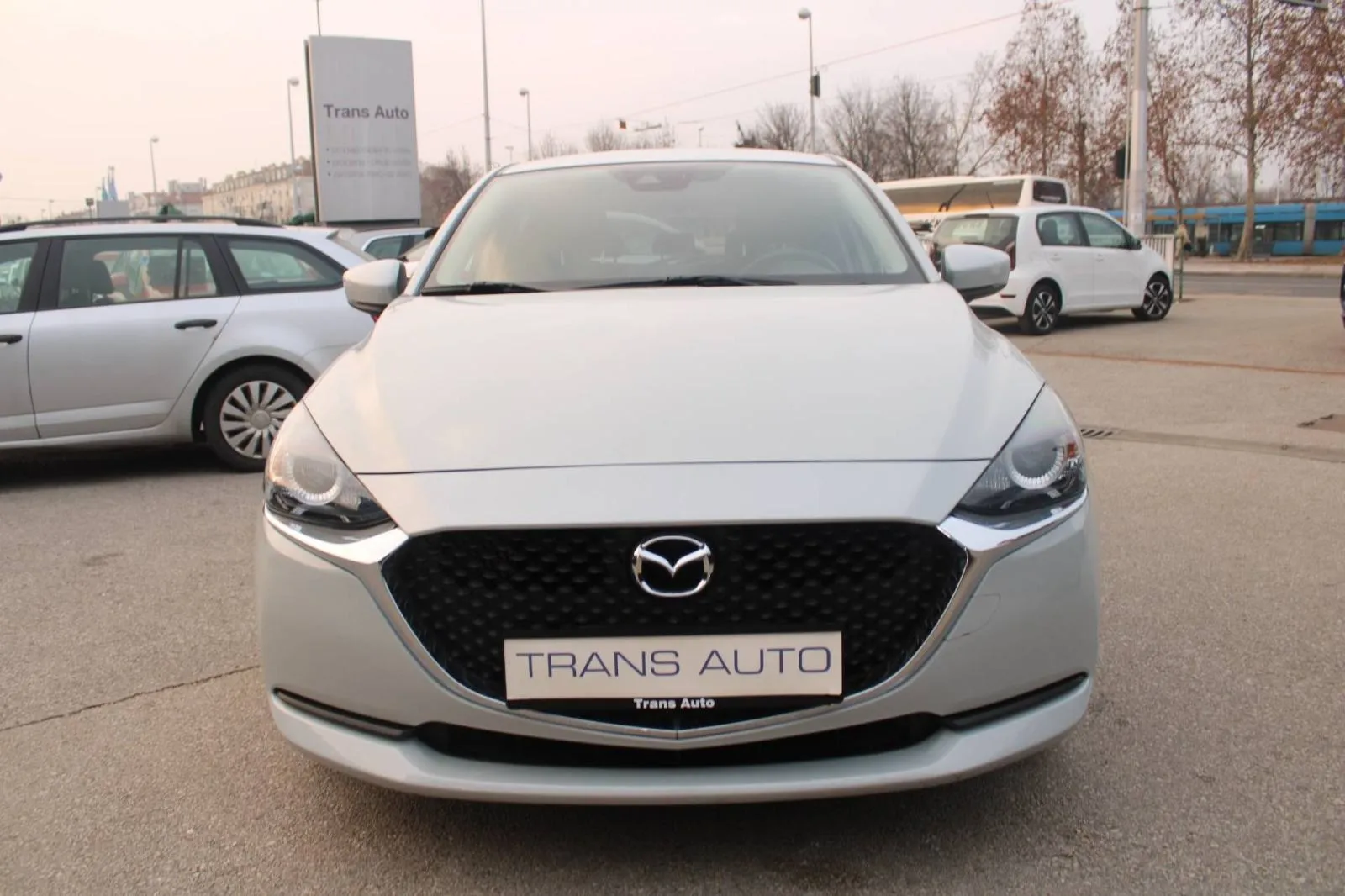 mazda 2 1.5 skyactiv g90 - slika 2
