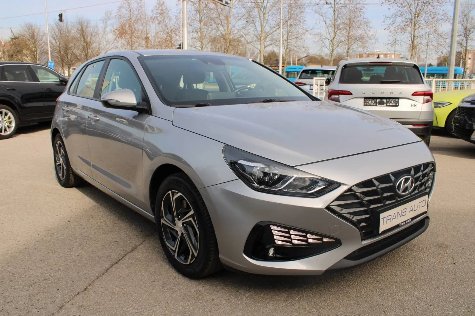 hyundai i30 1.6 crdi automatik *led, navigacija, kamera* - slika 3