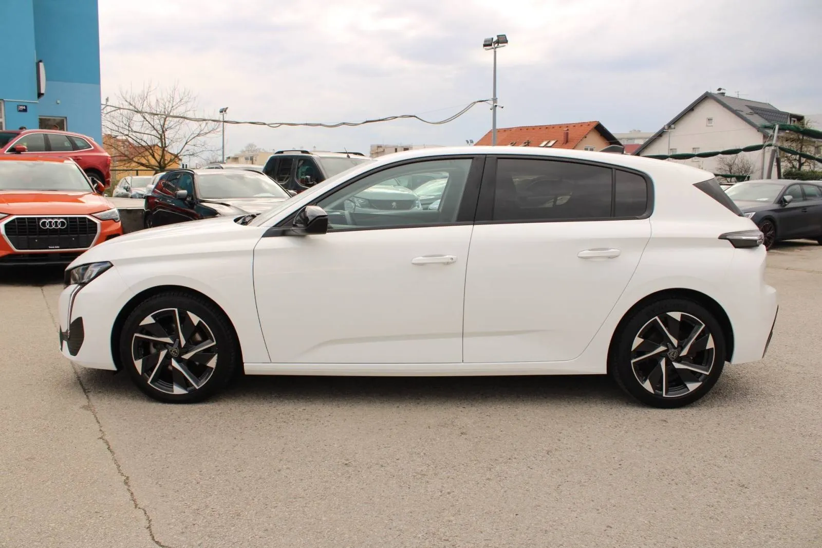 peugeot 308 1.2 puretech allure automatik *led, navigacija, kamera* - slika 8