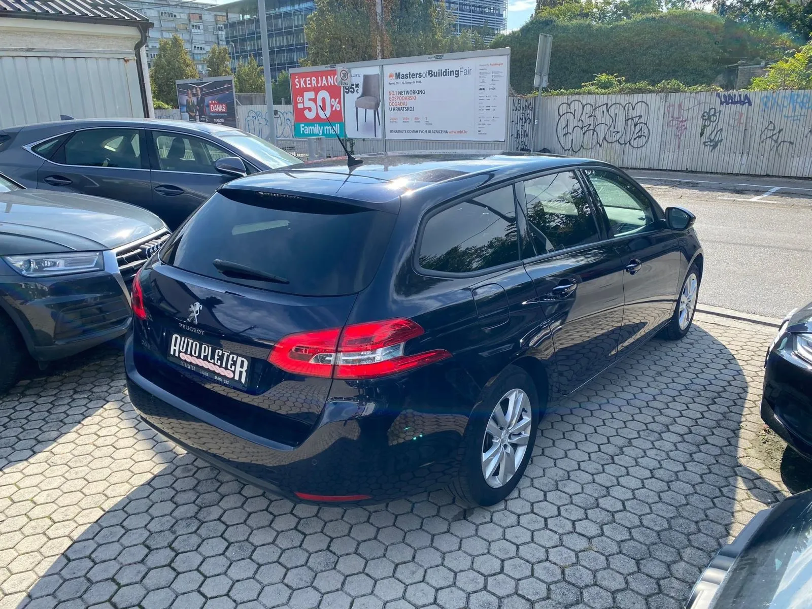 peugeot 308 sw 1,5 bluehdi automatik, navi, tempomat, 4x garancija! - slika 4