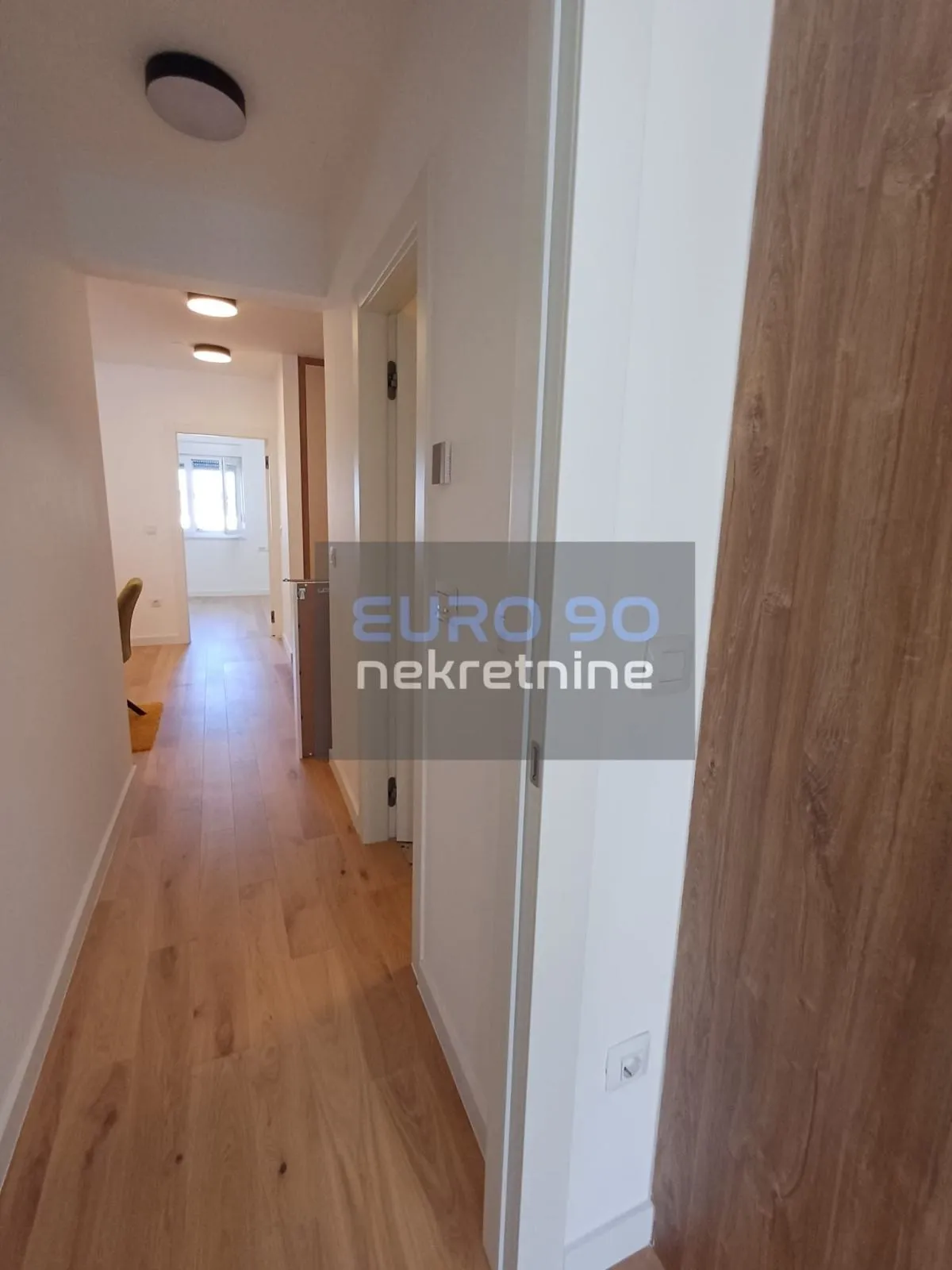 zadar / bili brig- renoviran i namješten dvosoban stan, 75 m2 !!! - slika 2