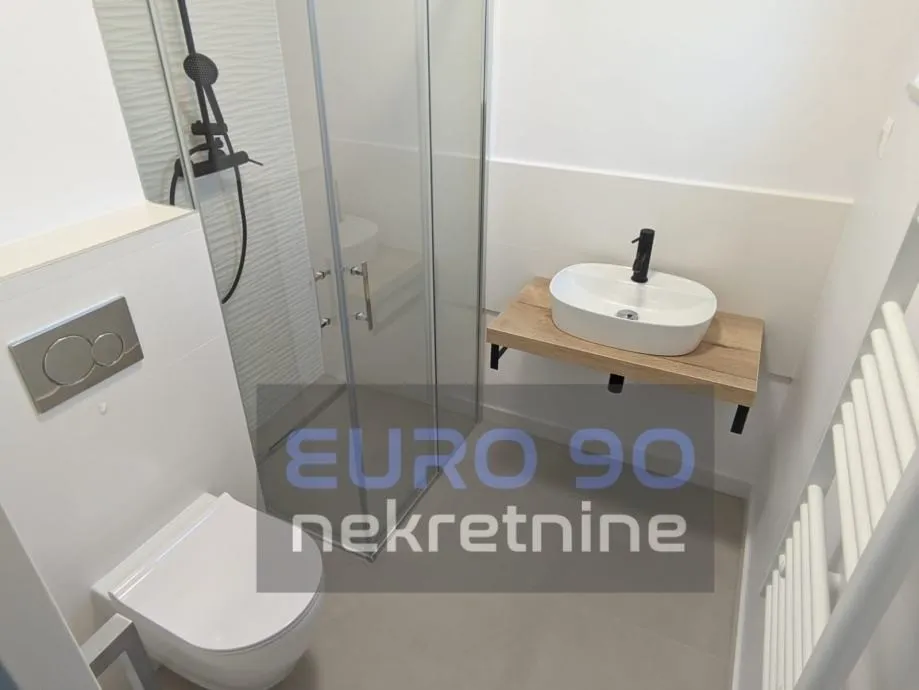 zadar/diklo-atraktivan,trosoban stan 50m od mora s garažom i bazenom - slika 18