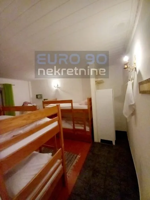 zadar/poluotok- renovirani hostel u samom centru grada - slika 2