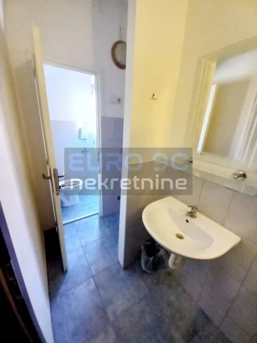 zadar/poluotok- renovirani hostel u samom centru grada - slika 11