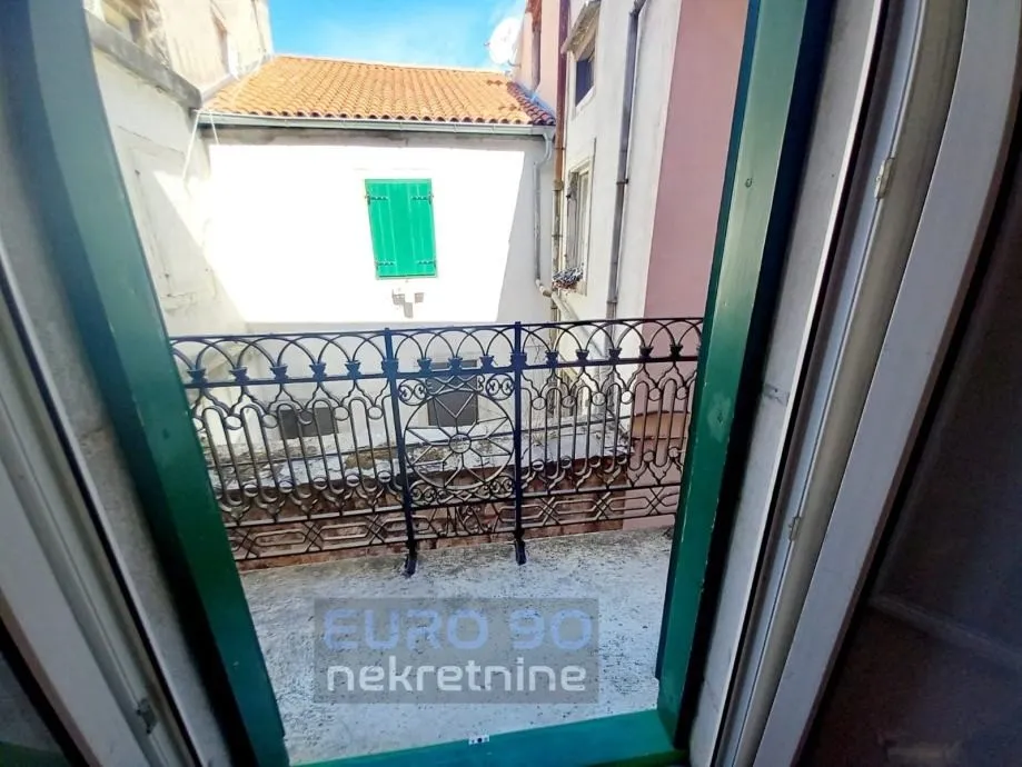 zadar/poluotok- renovirani hostel u samom centru grada - slika 13