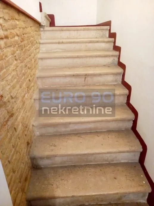 zadar/poluotok- renovirani hostel u samom centru grada - slika 15