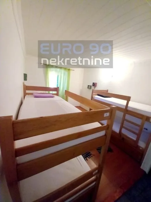 zadar/poluotok- renovirani hostel u samom centru grada - slika 17