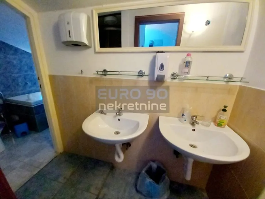 zadar/poluotok- renovirani hostel u samom centru grada - slika 18