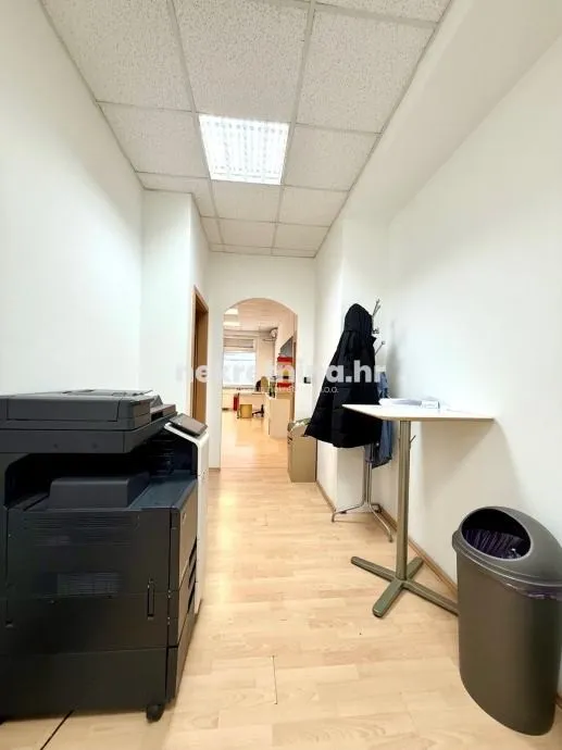 zakup – poslovni prostor (uredi / različite djelatnosti) 300 m² - slika 5