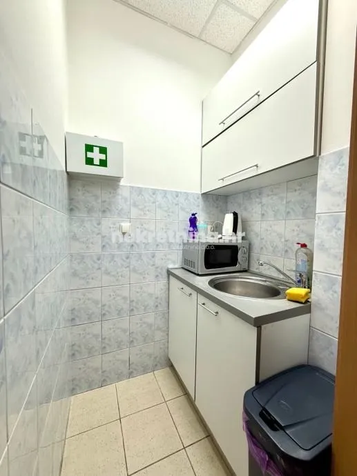 zakup – poslovni prostor (uredi / različite djelatnosti) 300 m² - slika 7