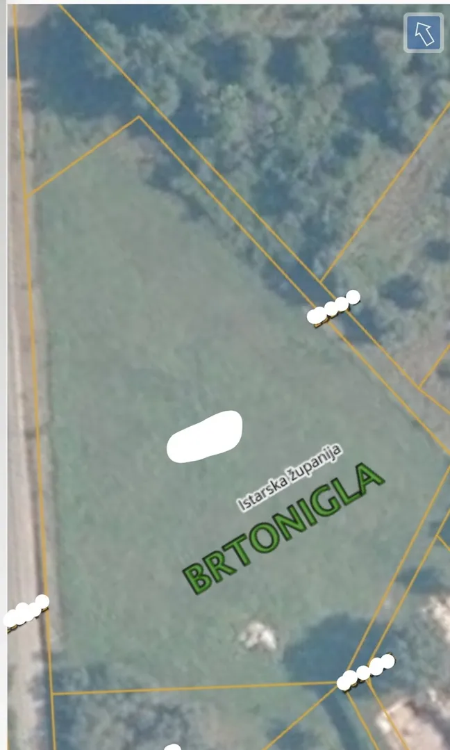 građevinsko zemljište stambene namjene u okolici brtonigle - slika 1