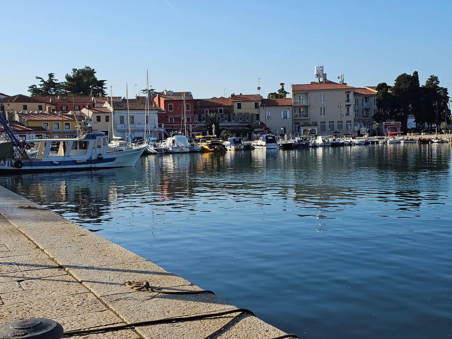 stan u novigradu u prizemlju blizu plaže i mora - slika 11