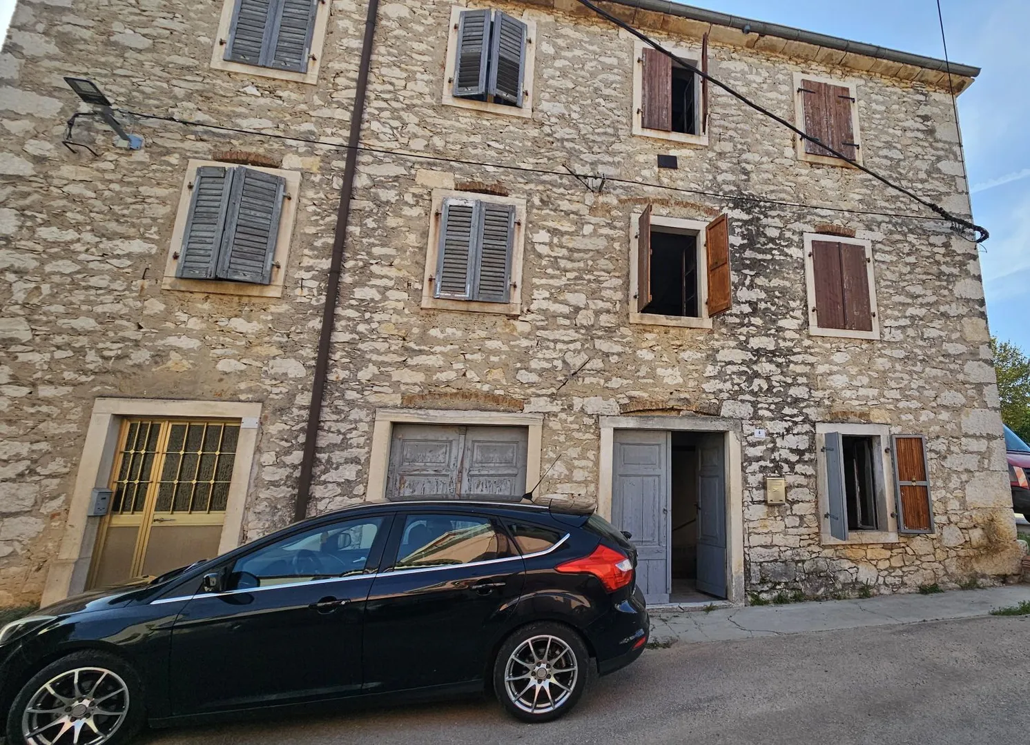 Kamena kućica u centru Brtonigle - Brtonigla