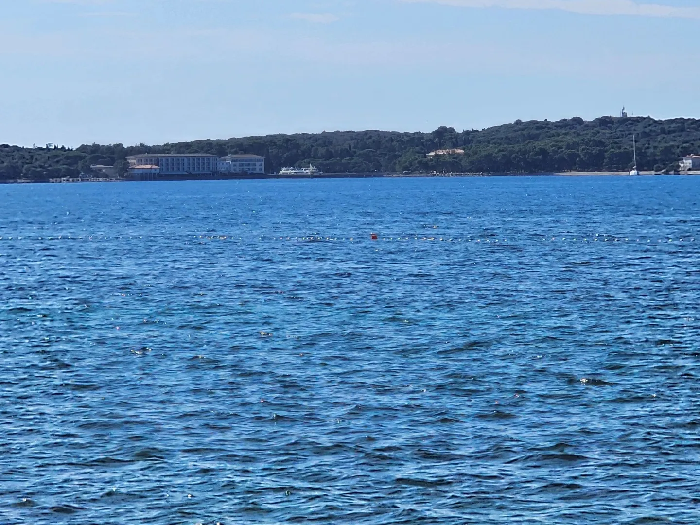 luksuzan stan u peroju blizu plaže s otvorenim pogledom na more i na nacionalni park prirode brijuni - slika 27