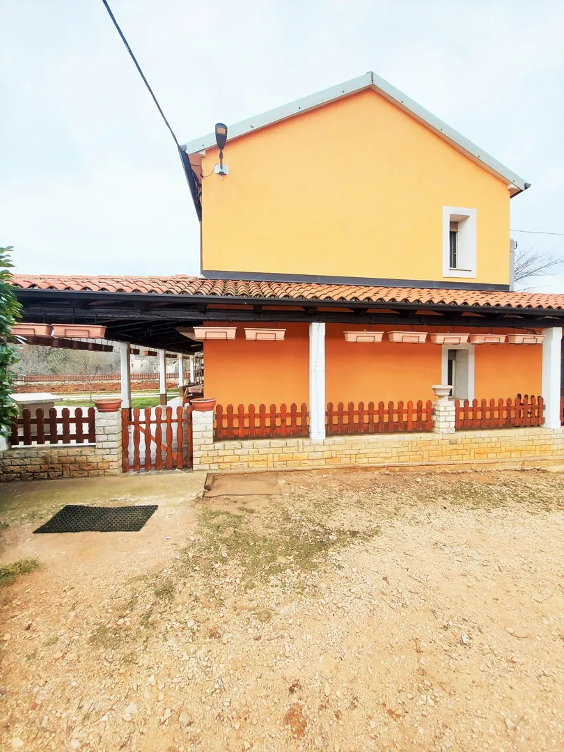 kamena istarska kuća s otvorenim pogledom u okolici buja - slika 10