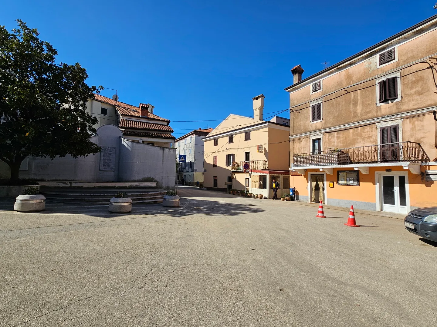 građevinsko zemljište stambene namjene u okolici brtonigle - slika 3