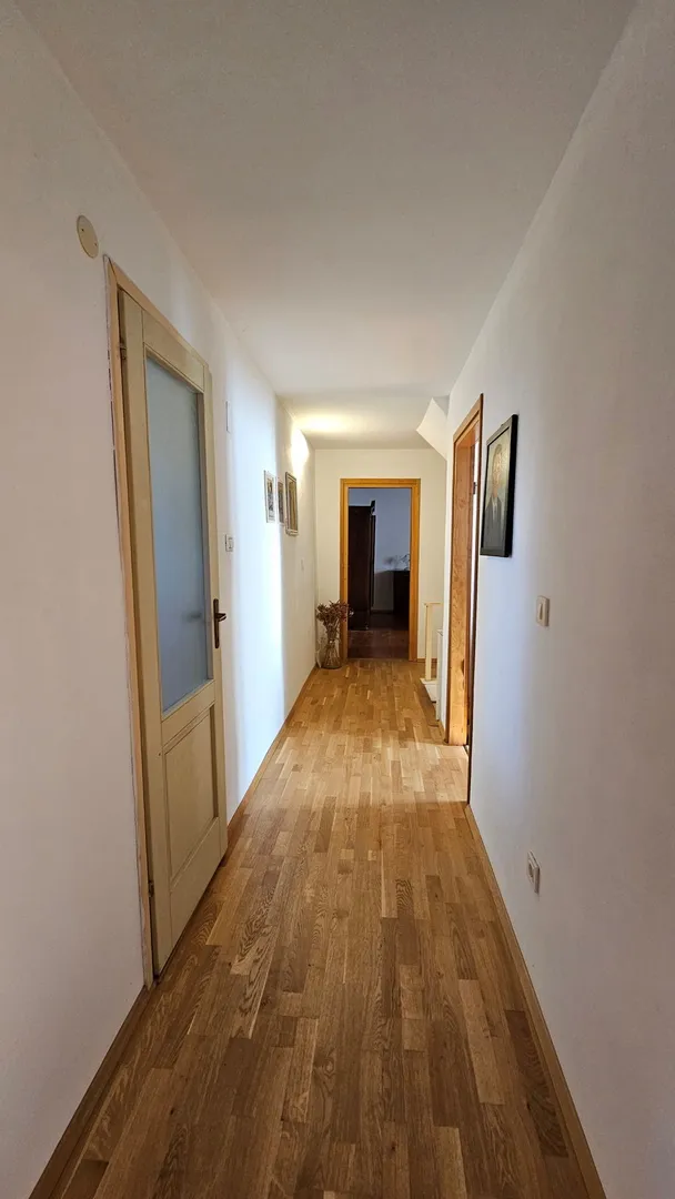 kamena istarska kuća s dvorištem u brtonigli - slika 9