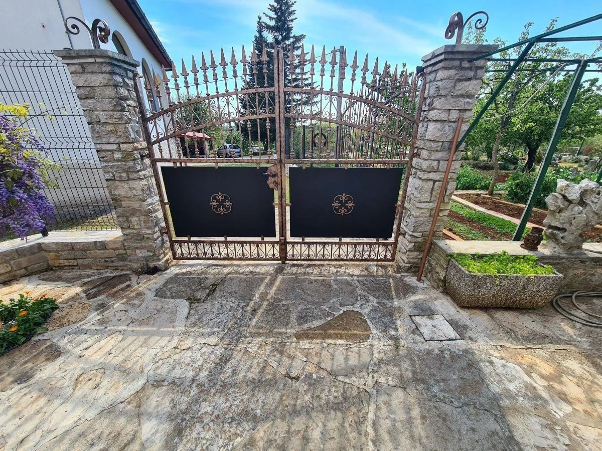 oprtalj okolica -kuća sa velikim vrtom na prodaji (prodaja) - slika 23