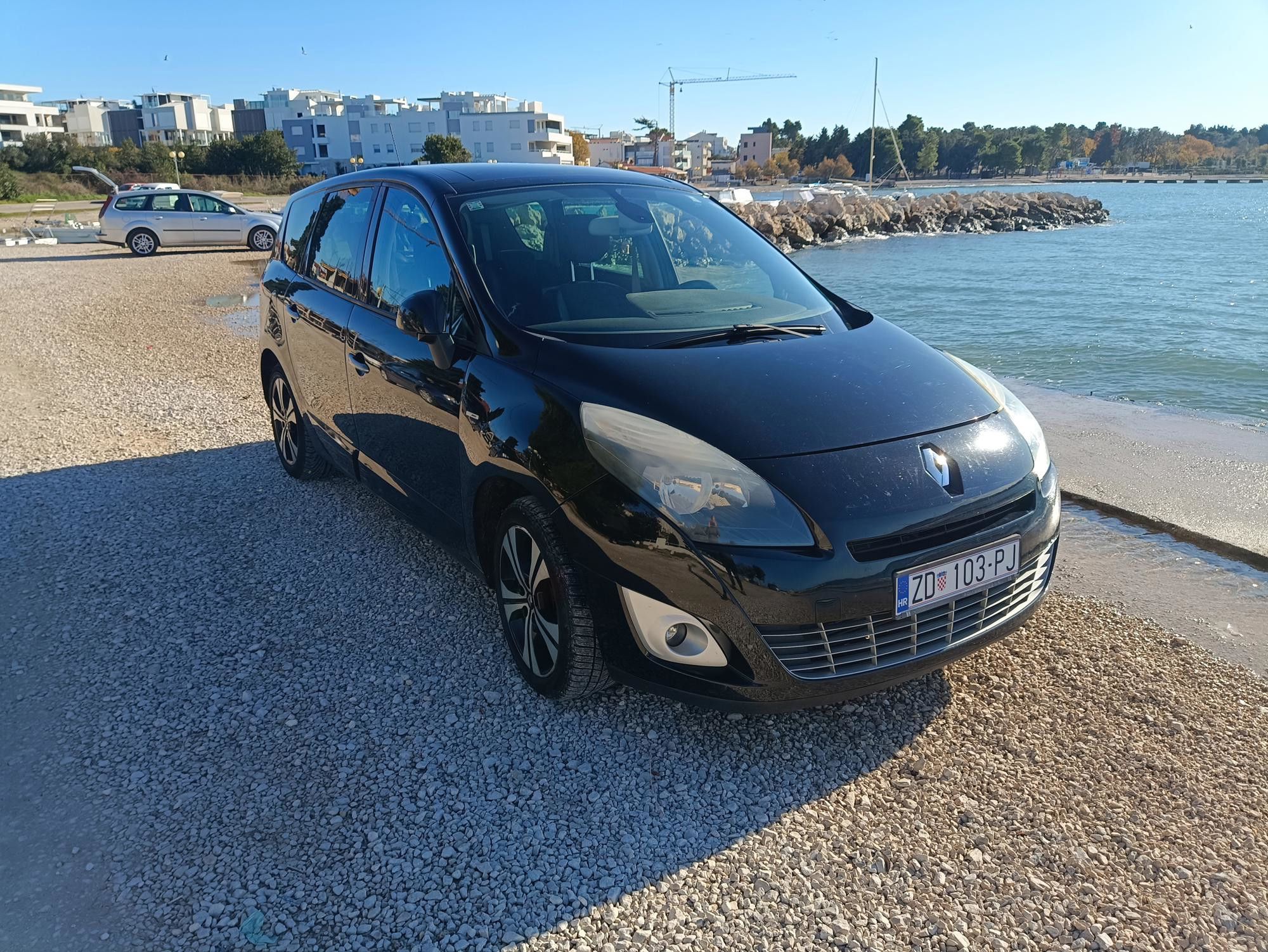 Renault Grand Scenic 1,9 DCI ,7 sjedala,klima,tempomat,BOSE ozvučenje - Zadar
