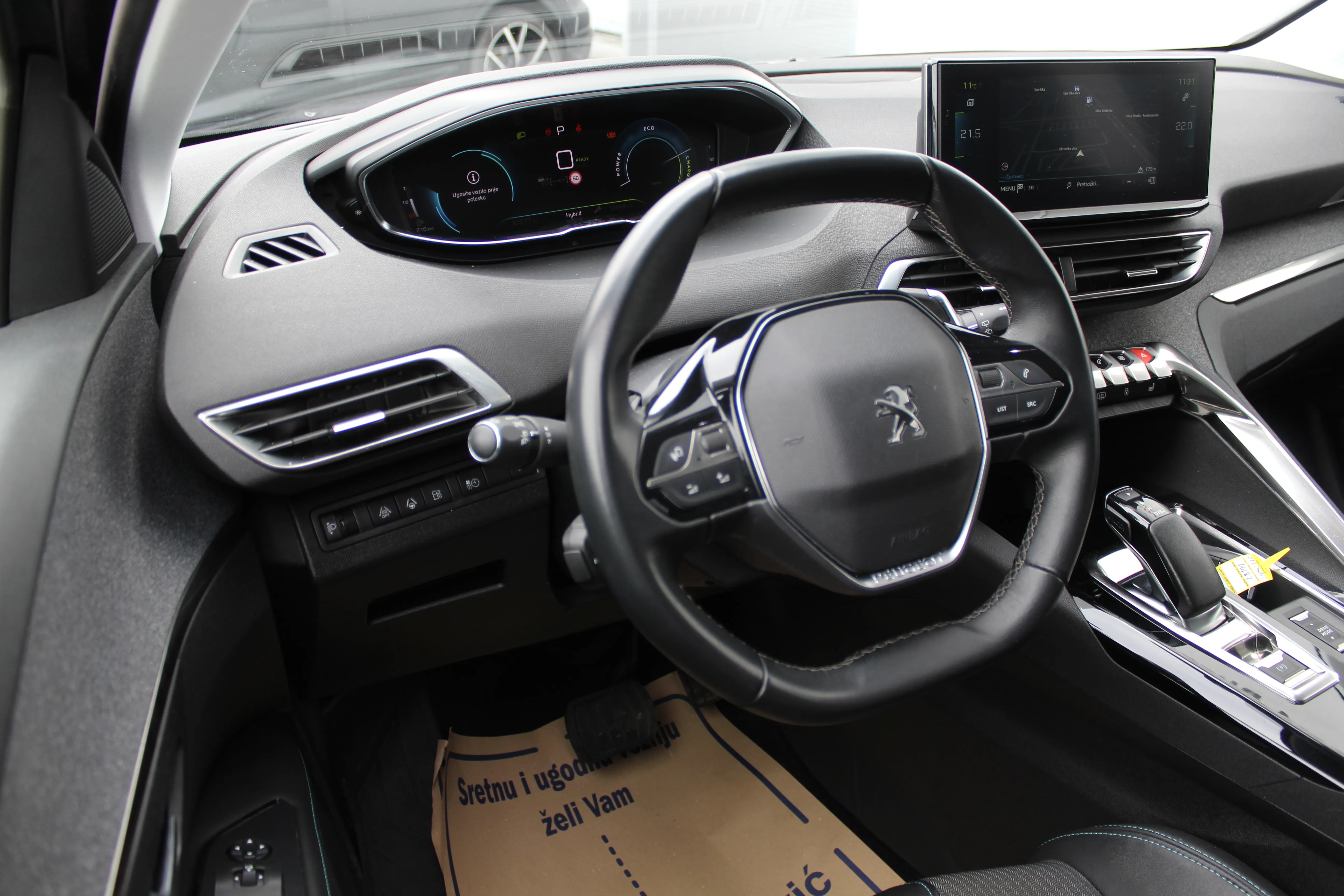 13084 peugeot 3008 phev 225 allure pack aut. - slika 8