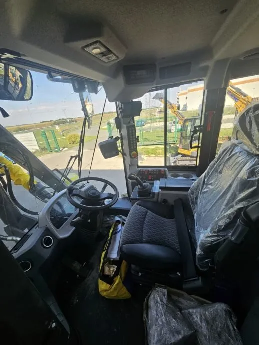 novi zglobni utovarivač na kotačima xcmg sa kašikom 1,9 m3 - slika 6