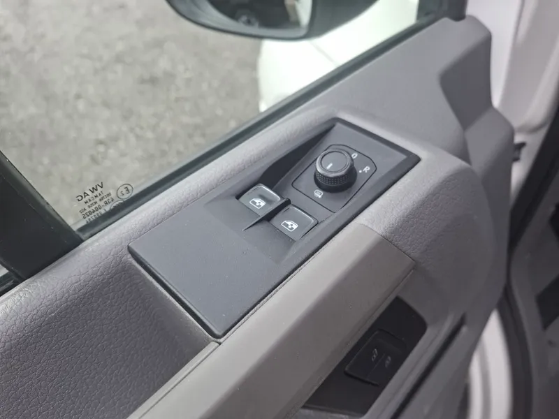 volkswagen crafter 2.0 tdi*140ks*klima*park.kamera* - slika 9