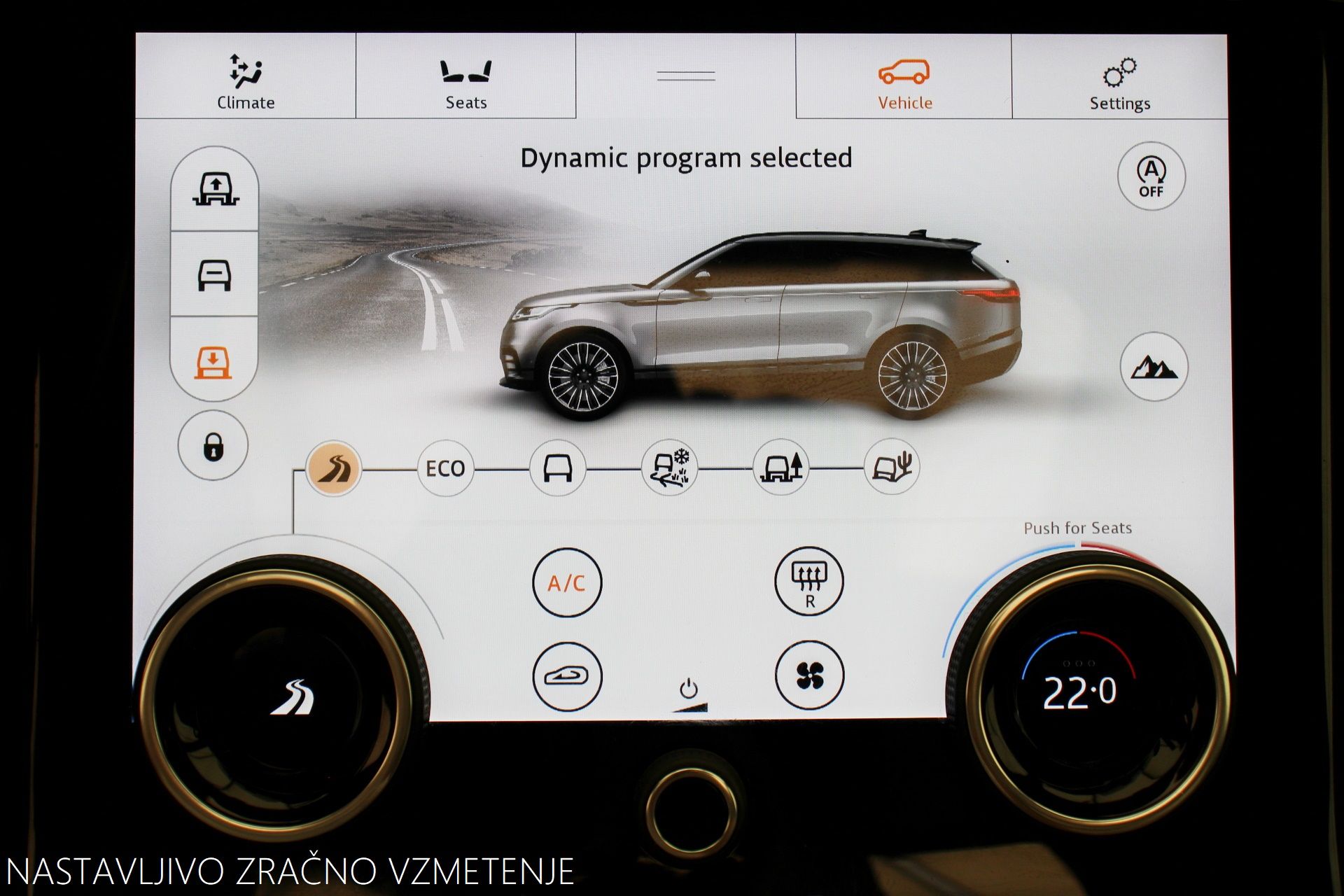 land rover range rover velar r-dynamic se 3.0d 4wd a8 300km pano airma - slika 14