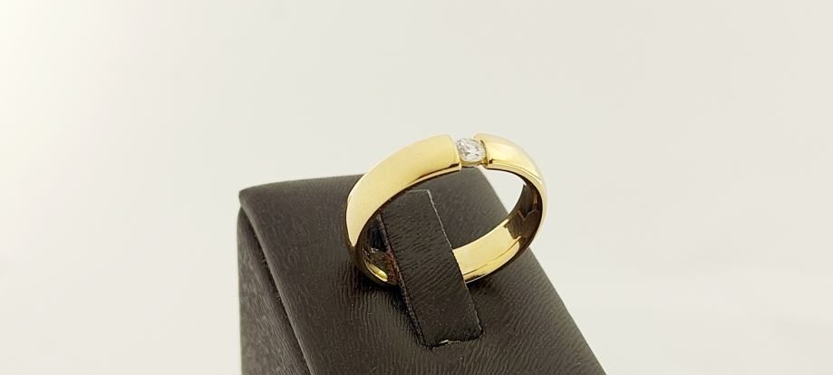 zlatni prsten sa dijamantom 14k 0.10ct 4.72g *do 24 rate* r1! - slika 2