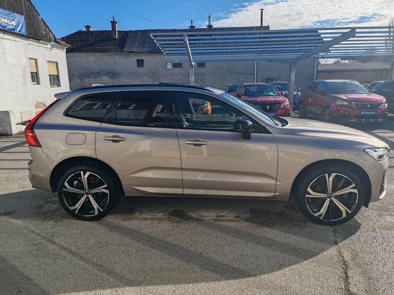 volvo xc60 b4 - slika 15