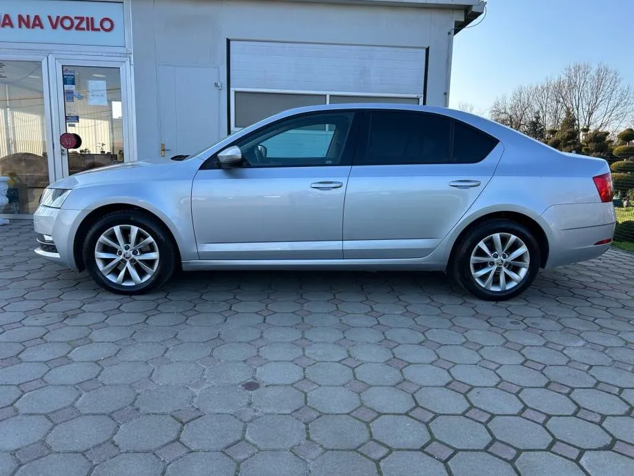škoda octavia 2,0 tdi dsg 2018.,reg:29.1.2027.,servis, hr vozilo... - slika 4