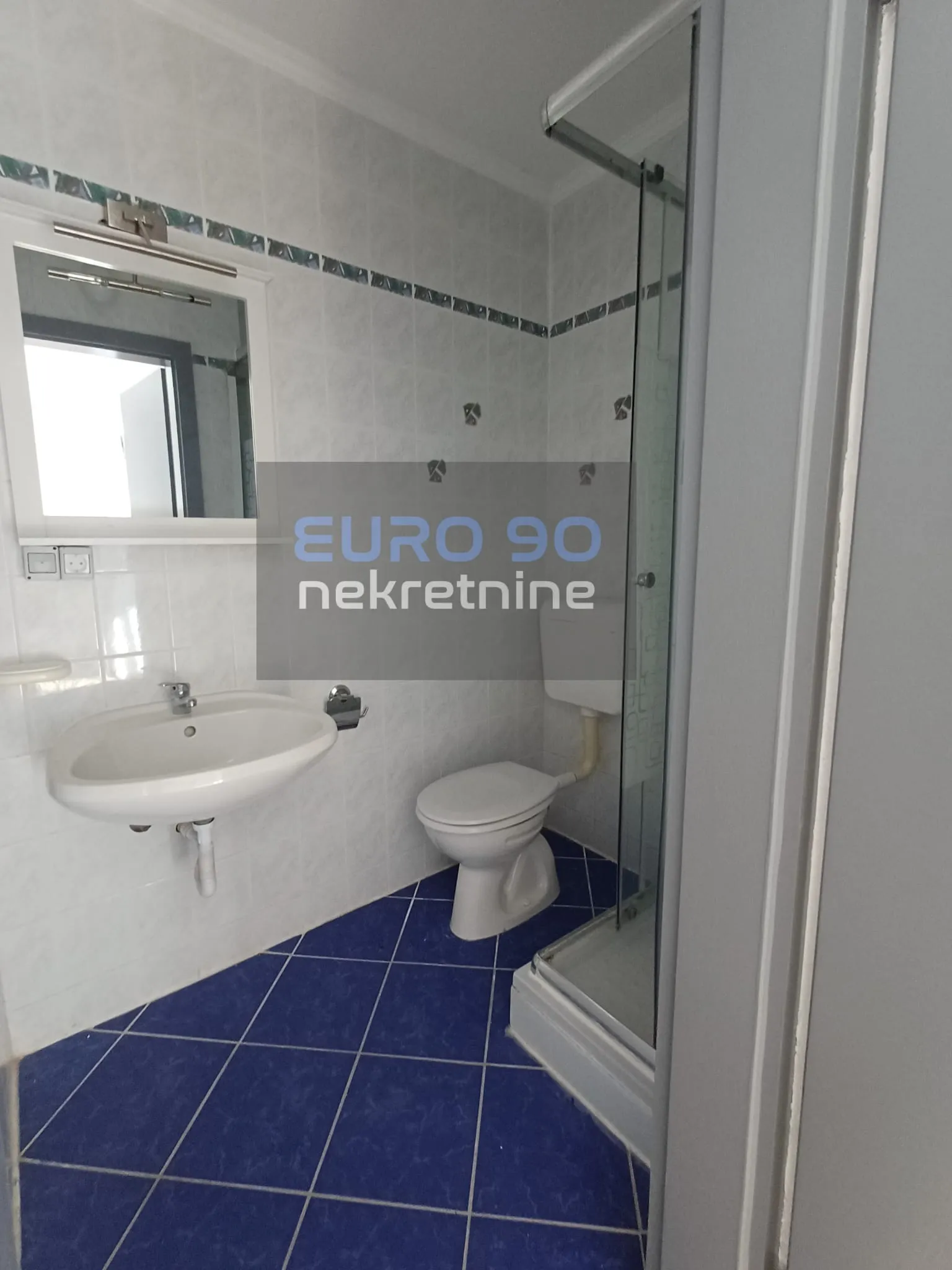 rtina- velika kuća s 12 apartmana, 1.red do mora i prekrasne plaže !! - slika 22