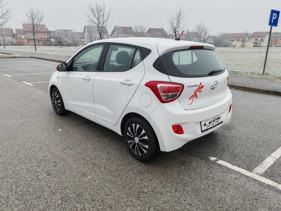 hyundai i10 1,0 2015 god,55000 km,klima,kartice - slika 4