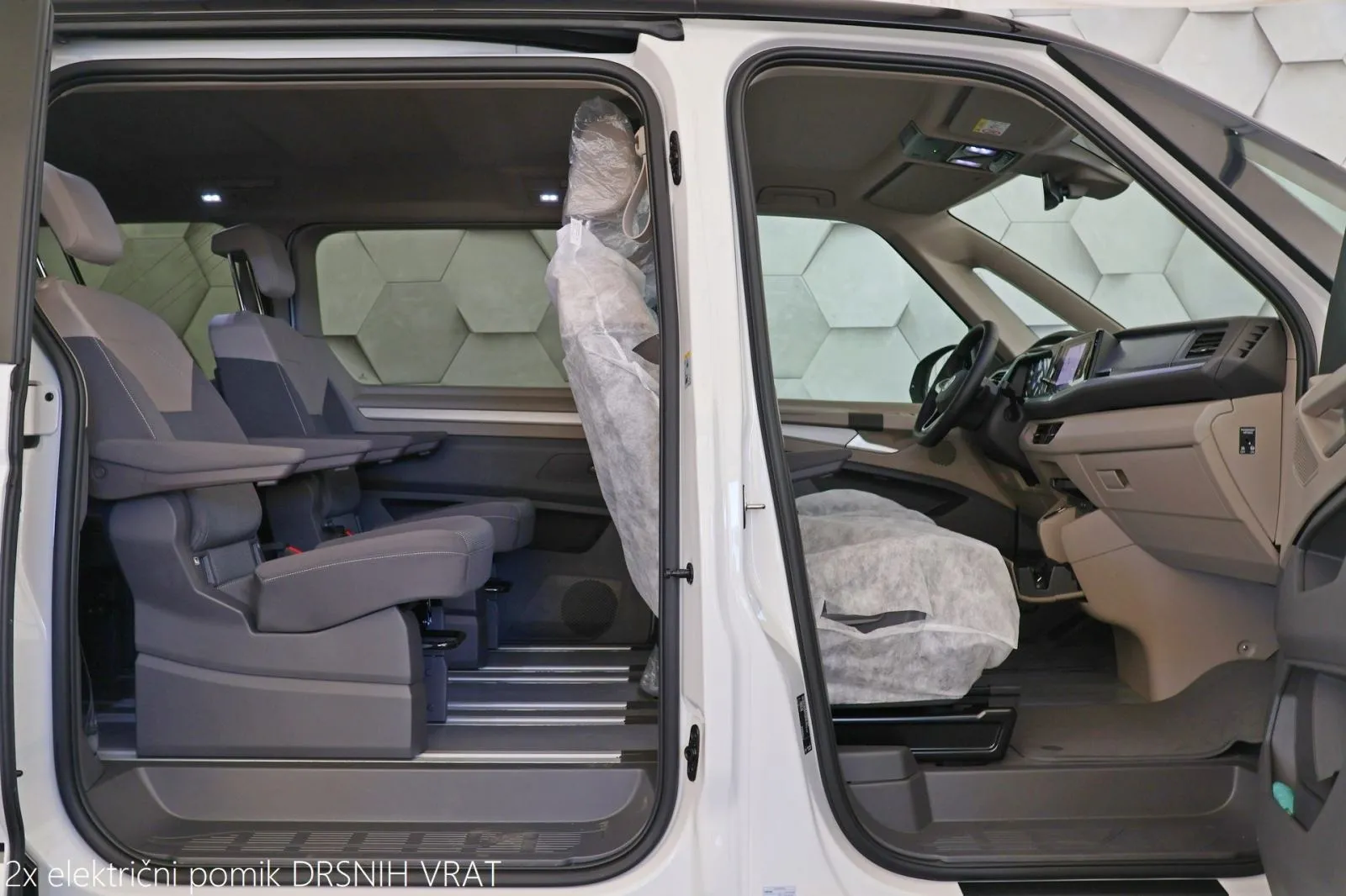 volkswagen multivan t7 l2 2.0tdi dsg edition iq matrix el.klizna vrata - slika 8